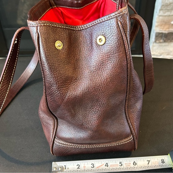 Dooney & Bourke premium Brown Leather Tote Bag with red interior. Classic design - Picture 4 of 16